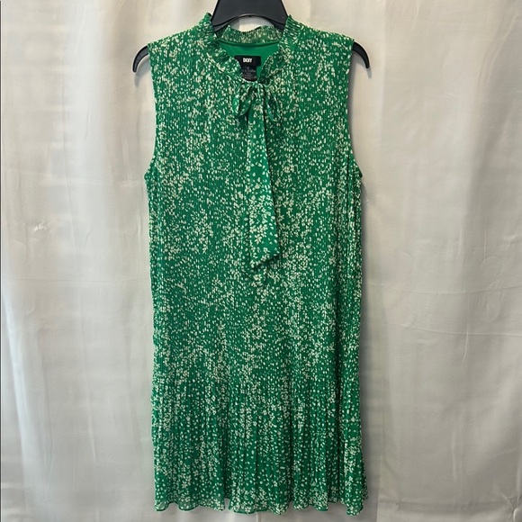 DKNY Sleeveless Pleated Ruffle Boho Green White Floral Knee Length Dress Sz 12 - Picture 1 of 8